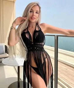 Çekiçi Bakışlı Fit Görünümlü Foça Travesti Şule