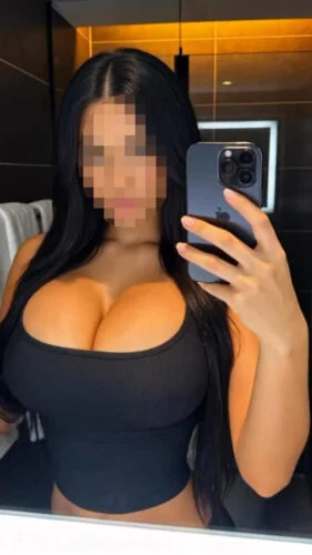 İzmir Travesti Lemanın Silikon Göğüsleri