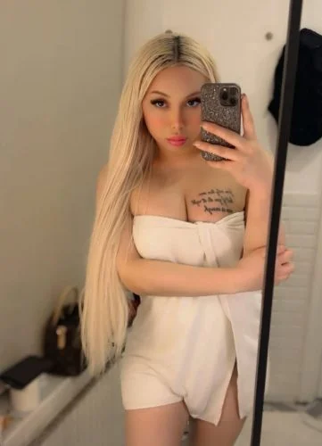 İzmir Travesti Yasminin Seksi Vücudu